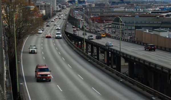 Six-lane elevated highway in Seattle