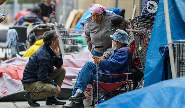 Mayor Garcetti meets with Angelenos experiencing homelessness and outreach workers in this October 30, 2017 file photo