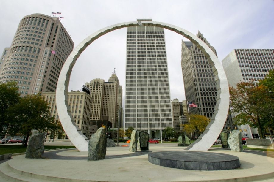 Detroit downtown public art, Detroit skyline