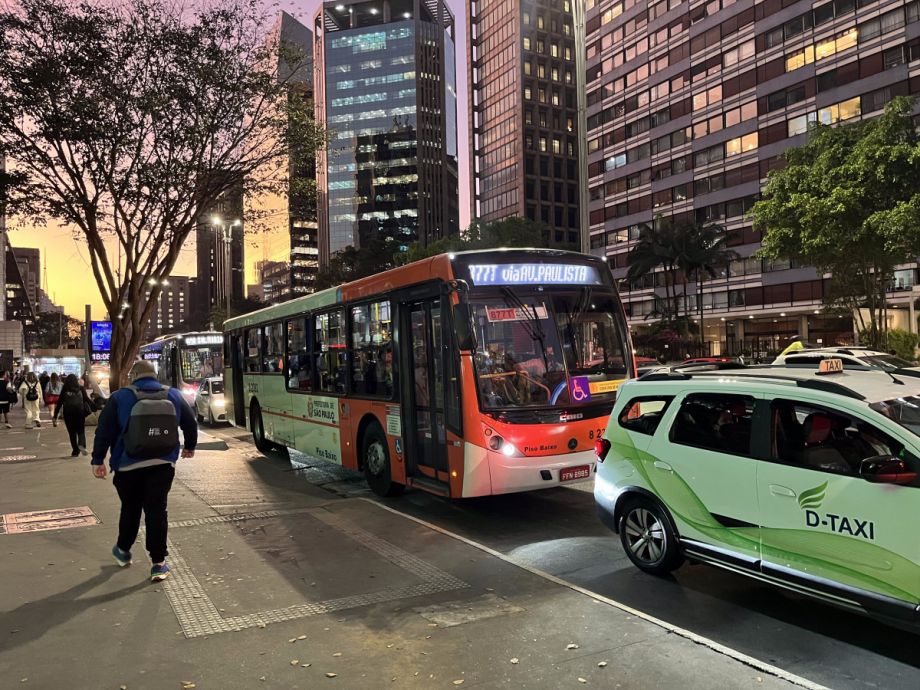 Four Years of Car Free Sundays on Paulista Avenue - Institute for