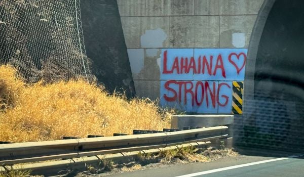 Tag at entrance of tunnel that reads, 'Lahaina Strong'