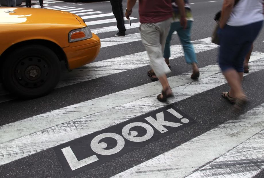 Michigan crosswalk laws: What pedestrians, drivers should do
