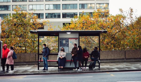 bus shelter / bus stop