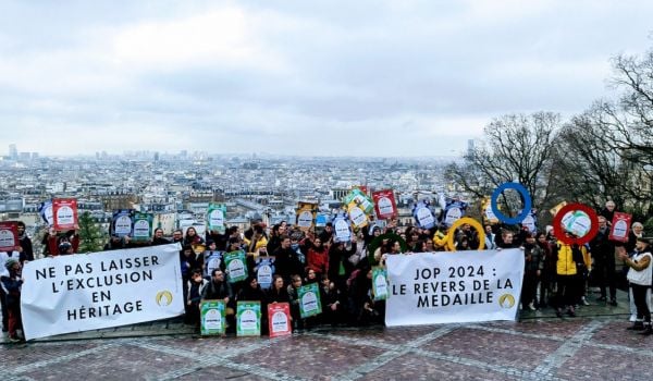 Activists from Le revers de la médaille, or The Other Side of the Medal.